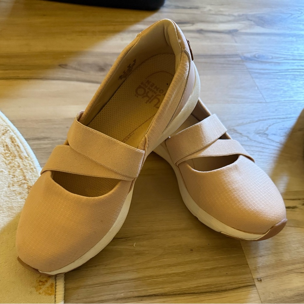 Ryka Women's Peach Flats - Picture 3 of 6